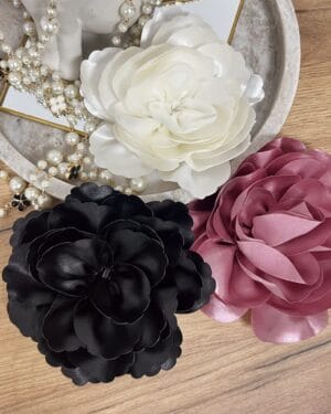 Брошка White Flower