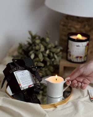 Подаръчен комплект с ароматна свещ и масажна свещ TREVI