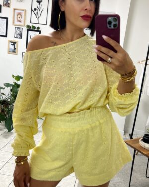 Дамски жълт дантелен комплект от къси панталонки и блуза Jennifer