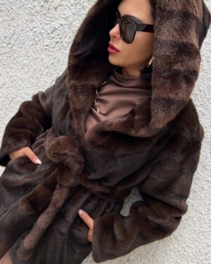 Дамско кафяво палто от изкуствен косъм с качулка Debora