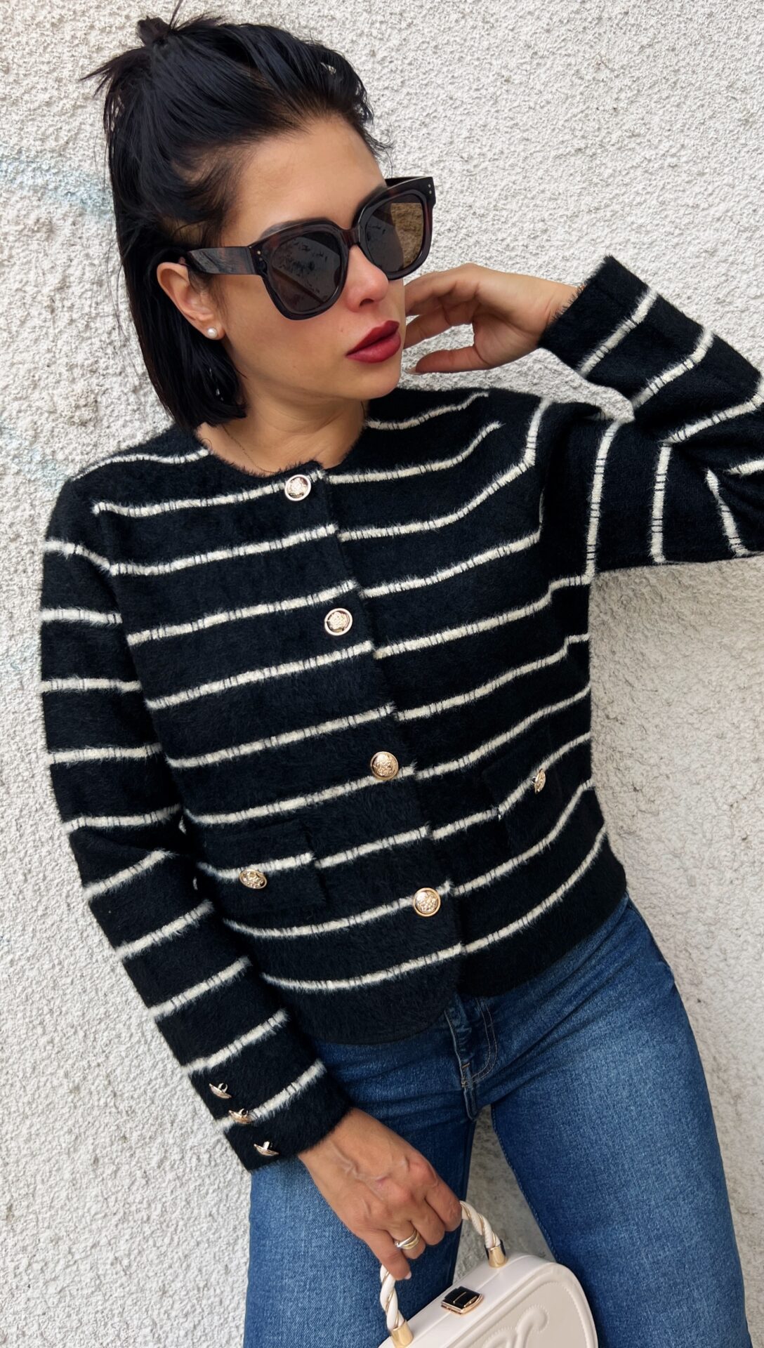 Дамска кашмирена черна жилетка Juliet