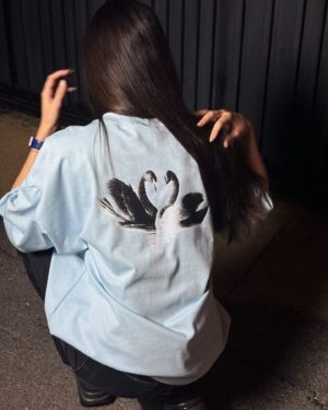 Дамска светло синя свободна тениска Swan